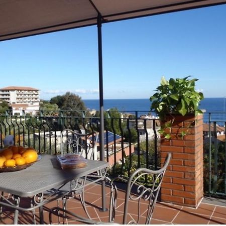 La Magnolia Apartman Aci Trezza Kültér fotó